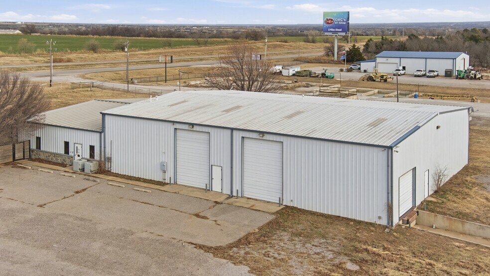 More Photos Of 15160 NW Expressway, Piedmont Warehouse For Lease