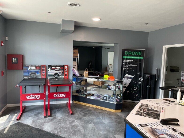 More Photos Of 1427-1431 Valley Dr, Syracuse Warehouse For Sale