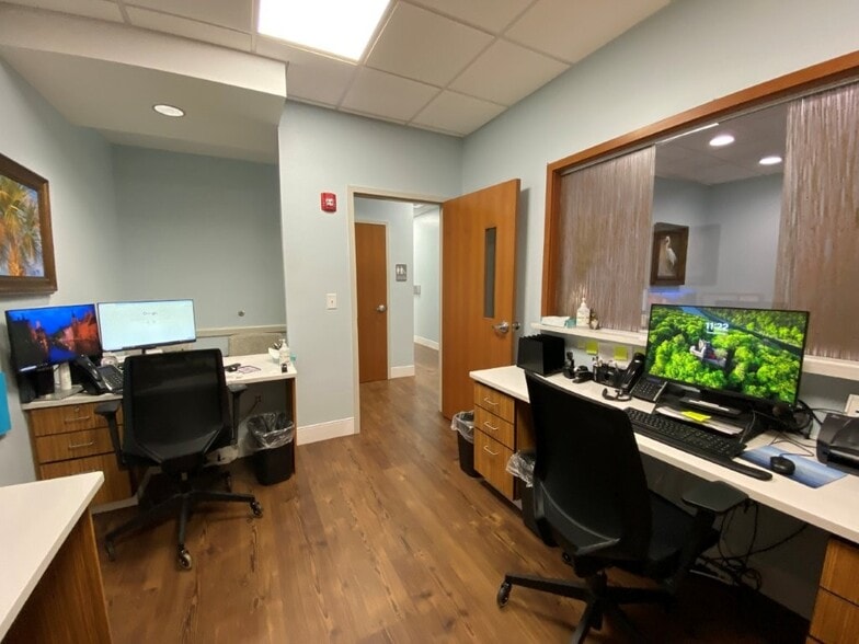 More Photos Of 180 Wingo Way, Mount Pleasant Medical For Lease