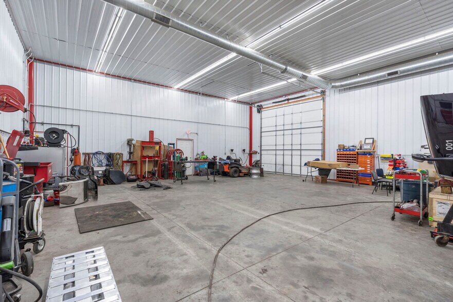 More Photos Of 317 US-60, Billings Truck Terminal For Sale