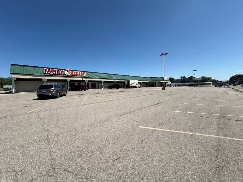 More Photos Of 1900 N Walnut St, Muncie Freestanding For Sale