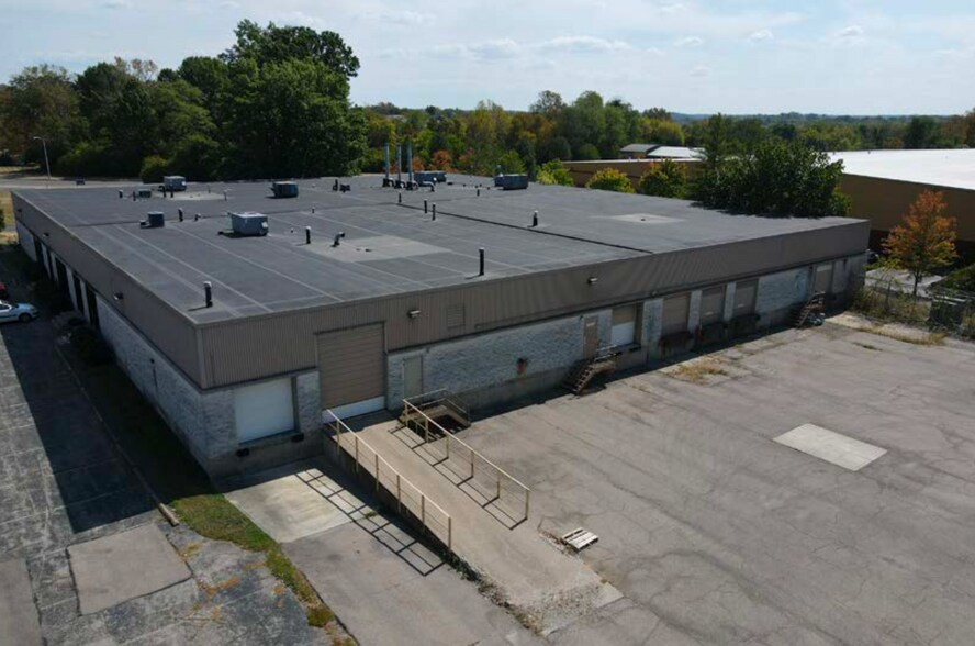 More Photos Of 11407-11415 Century Cir W, Springdale Light Distribution For Lease