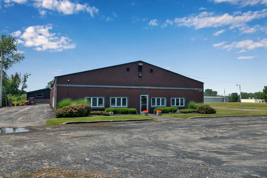 More Photos Of 7120 Seneca St, Elma Warehouse For Lease