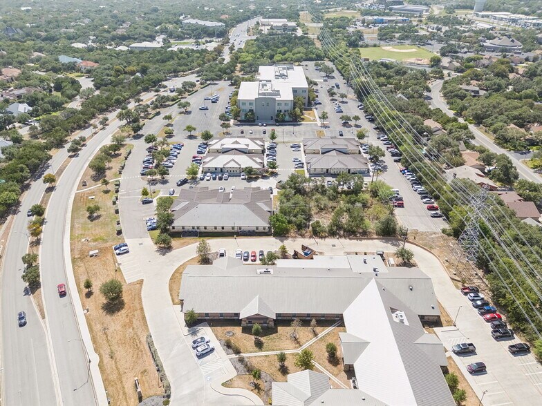 More Photos Of 4358 Lockhill Selma Rd, Shavano Park Medical For Lease