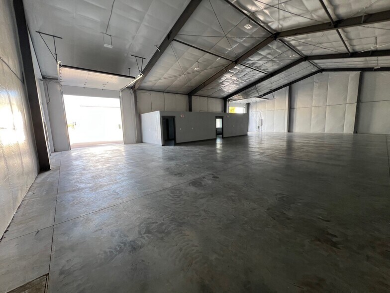 More Photos Of 215 Hannibal Street, Caldwell Warehouse For Lease