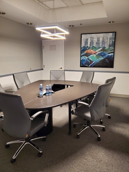 More Photos Of 651 Garrison St, Lakewood Office For Sale