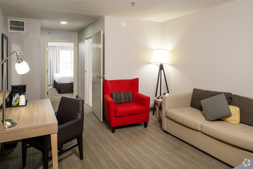 More Photos Of 3051 White Blvd, Pearl Hotel For Sale