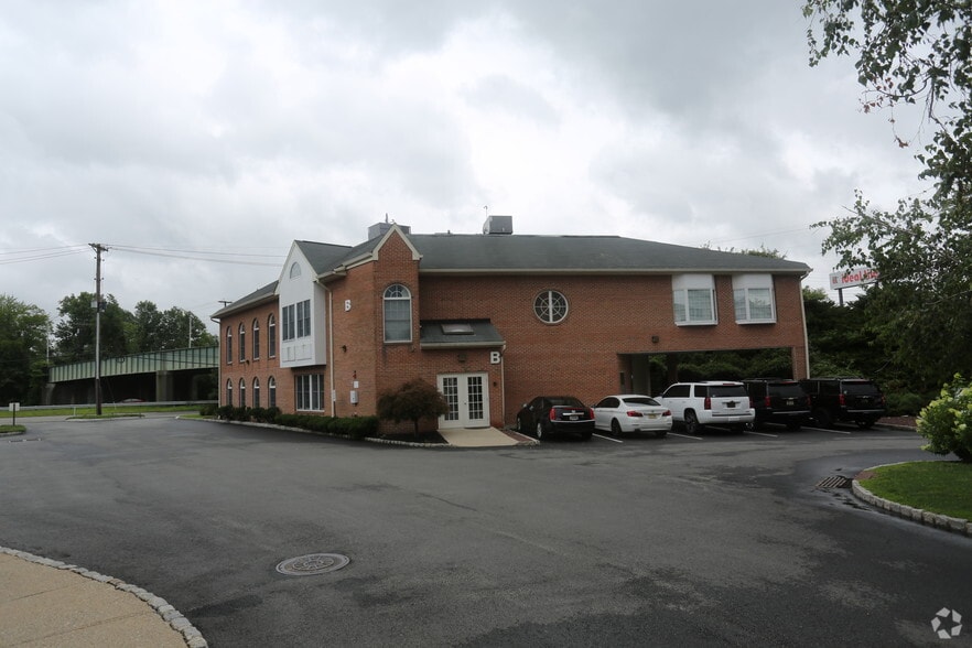 More Photos Of 271 Route 46 W, Fairfield Medical For Lease