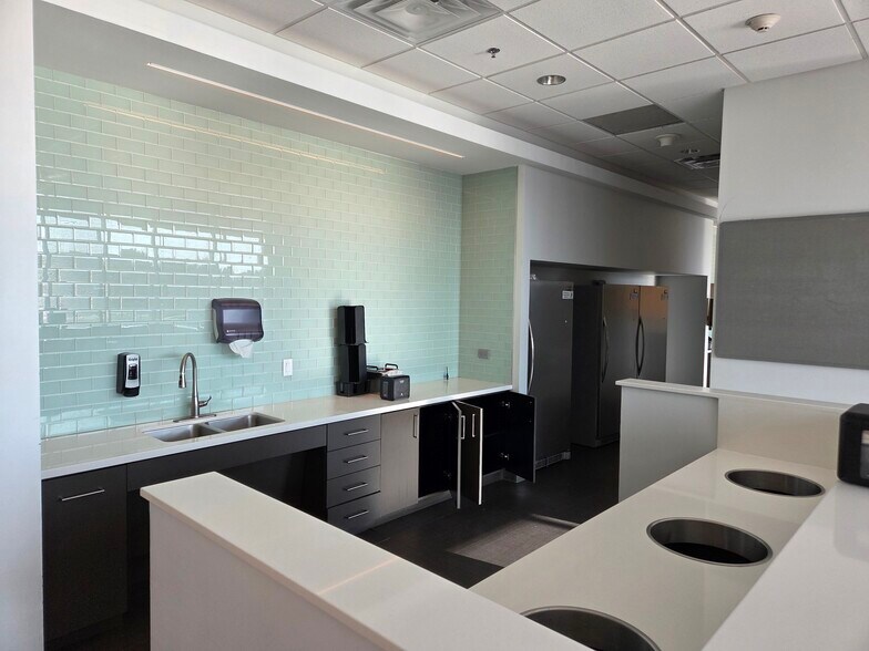 More Photos Of 4609 Regent Blvd, Irving Loft Creative Space For Lease