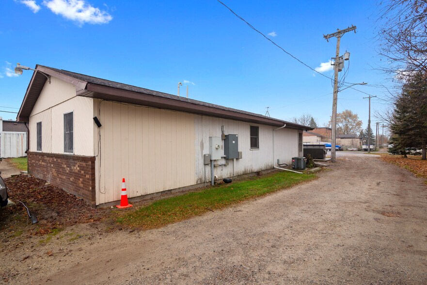 More Photos Of 125 N Newton St, Middleton Restaurant For Sale