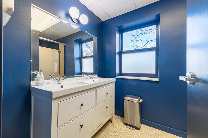 More Photos Of 1501-1515 W Lafayette Blvd, Detroit Manufacturing For Sale