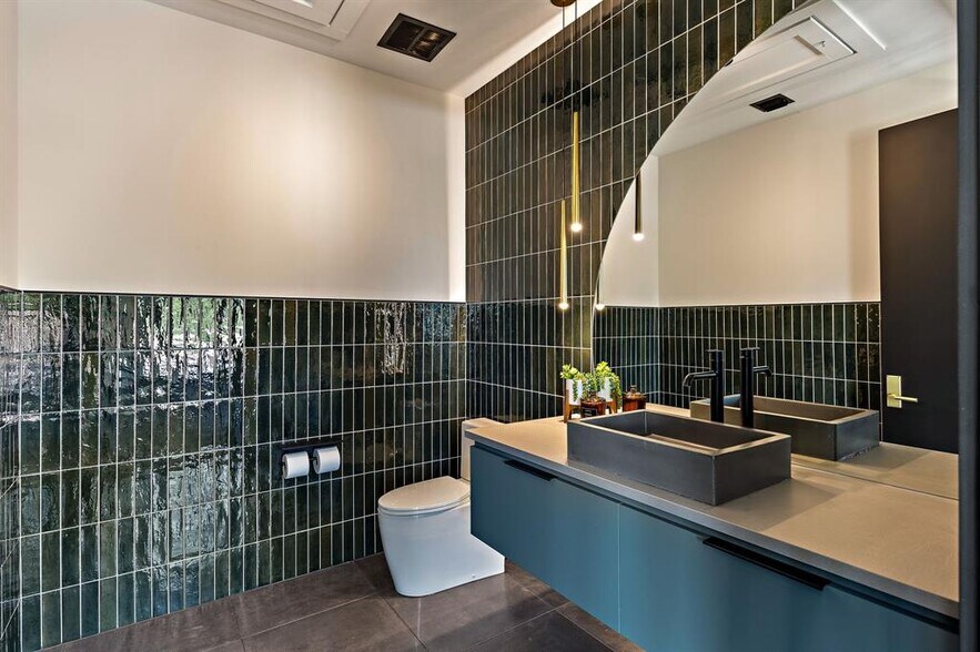 More Photos Of 2318 Morelos, Austin Office For Sale