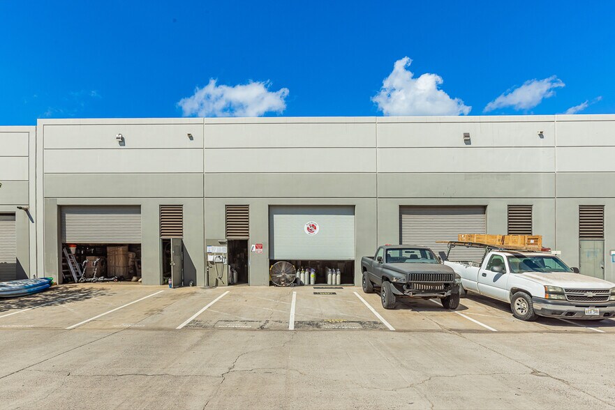 More Photos Of 300 Ohukai Rd, Kihei Showroom For Sale