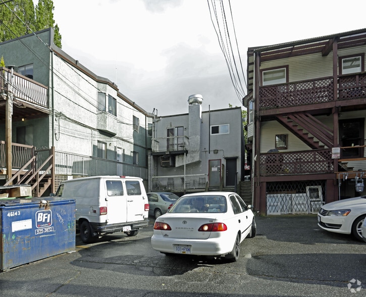 More Photos Of 1827-1829 W 4th Ave, Vancouver Storefront For Lease