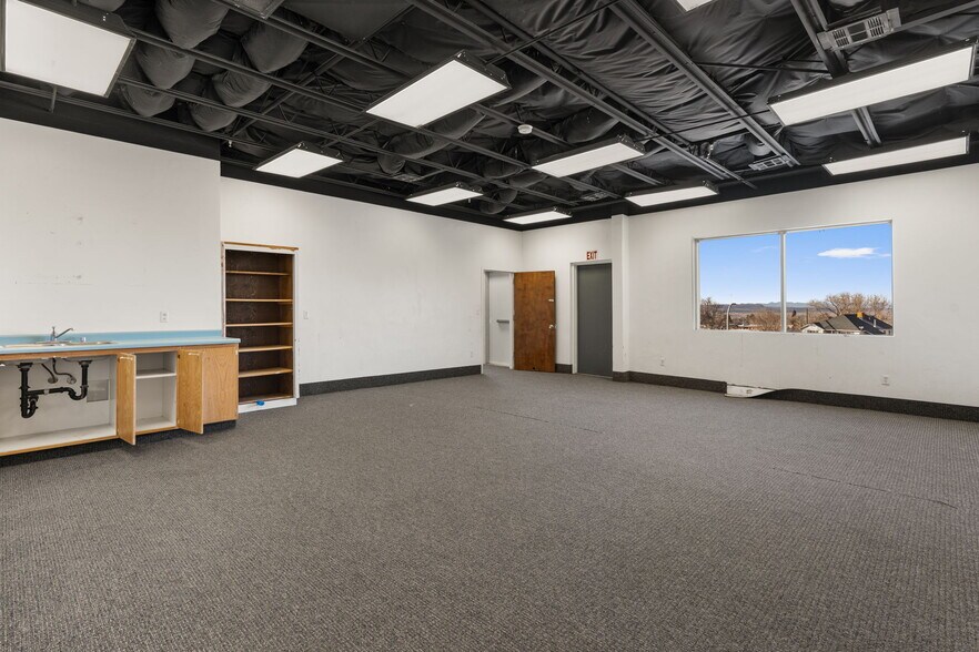 More Photos Of 120 E Altamira Dr, Cedar City Office Residential For Lease