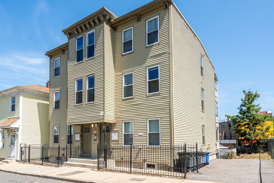 More Photos Of 39-41 W Walnut Park, Roxbury Apartments For Sale