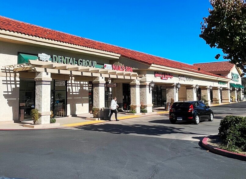 More Photos Of 15727-15731 Bernardo Heights Pky, San Diego Supermarket For Sale