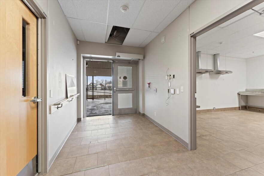 More Photos Of 736-744 Ouellette Av, Windsor Storefront For Sale