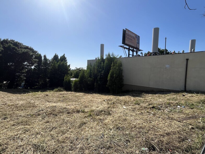 More Photos Of 9809-9811 Macarthur Blvd, Oakland Land For Sale