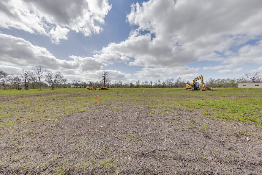 More Photos Of 8256 Bailey Rd, Manvel Storefront For Lease