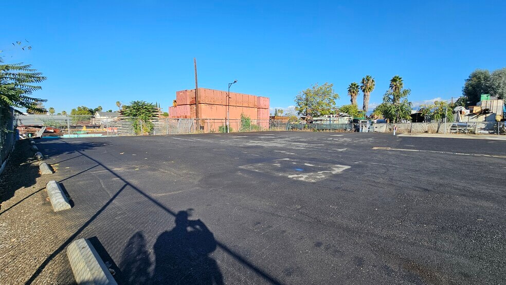 Primary Photo Of 11026 Roswell Ave, Pomona Industrial For Lease