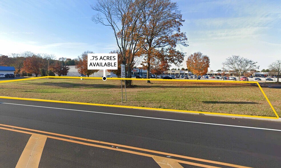 More Photos Of 1450 Clements Bridge Rd, Woodbury Storefront For Lease