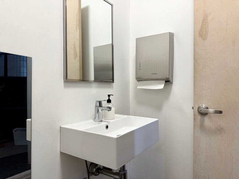 More Photos Of 702-704 N Tejon St, Colorado Springs Office Residential For Sale