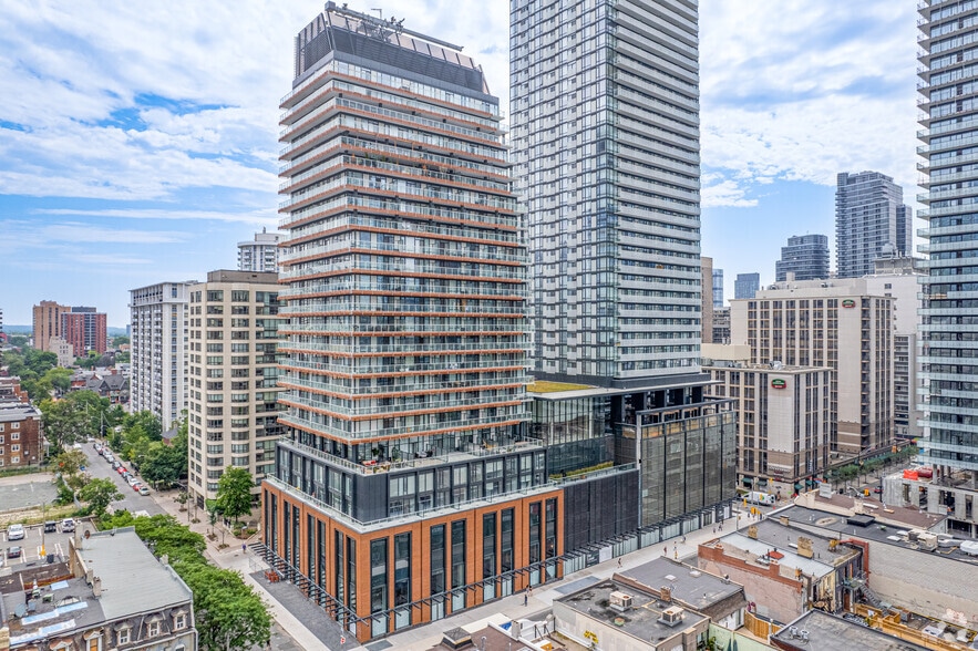 More Photos Of 501 Yonge St, Toronto Apartments For Sale