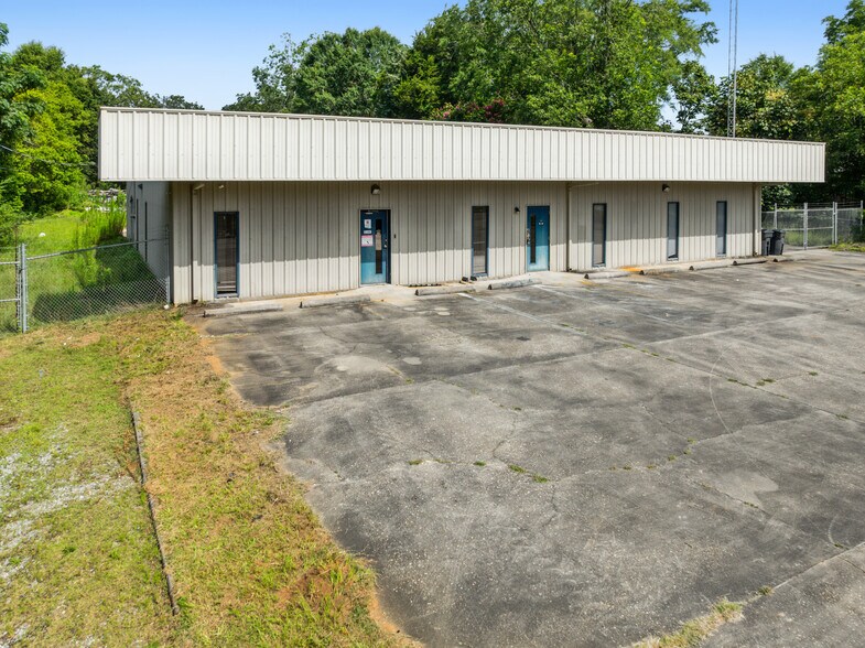 Primary Photo Of 106 Torrence Rd, Tuskegee Office For Sale