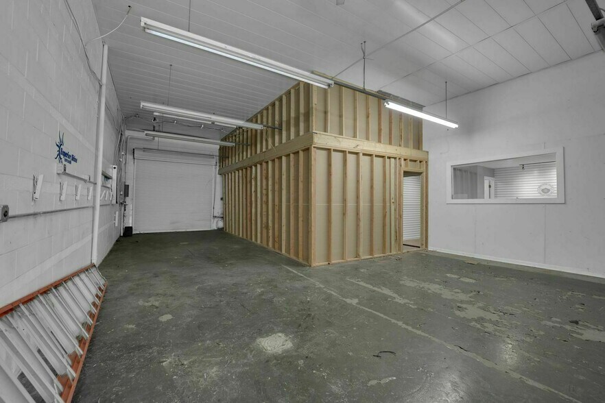 More Photos Of 6625 Grove Ave, Windsor Mill Carwash For Lease