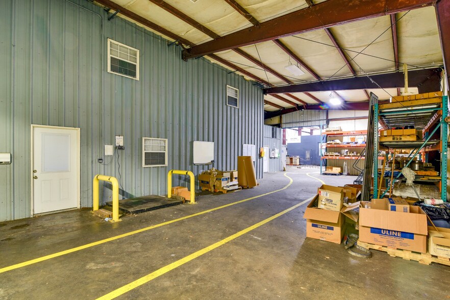 More Photos Of 2413 Roy Rd, Pearland Manufacturing For Sale