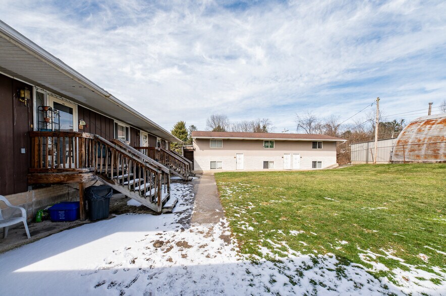 More Photos Of 18 Powers Ct, Westover Apartments For Sale