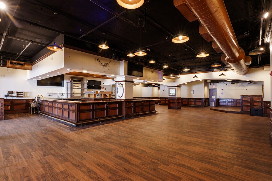 More Photos Of 96 Brookline Ave, Boston General Retail For Lease