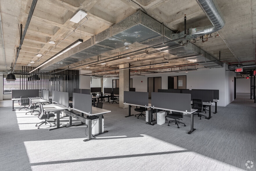 More Photos Of 6300 N River Rd, Rosemont Office For Lease