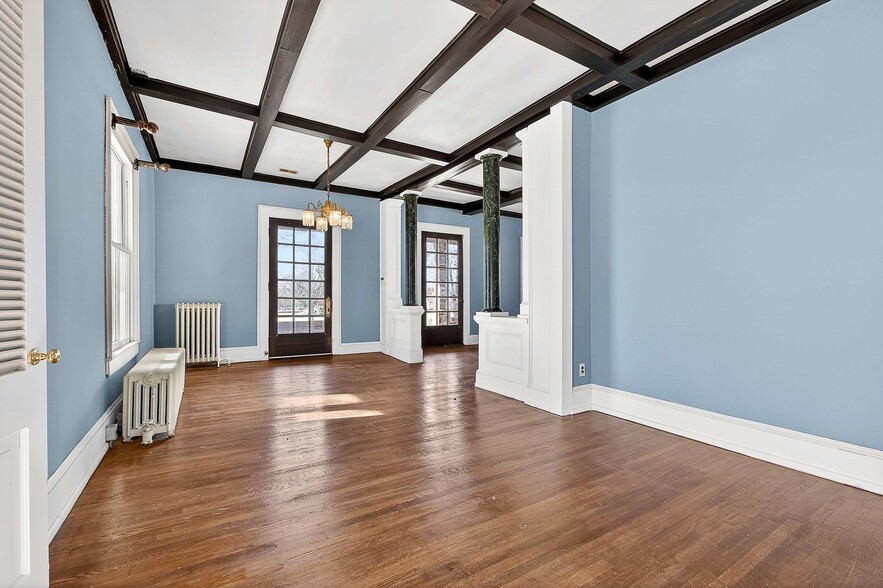 More Photos Of 408 NE Atlantic St, Tullahoma Flex For Sale