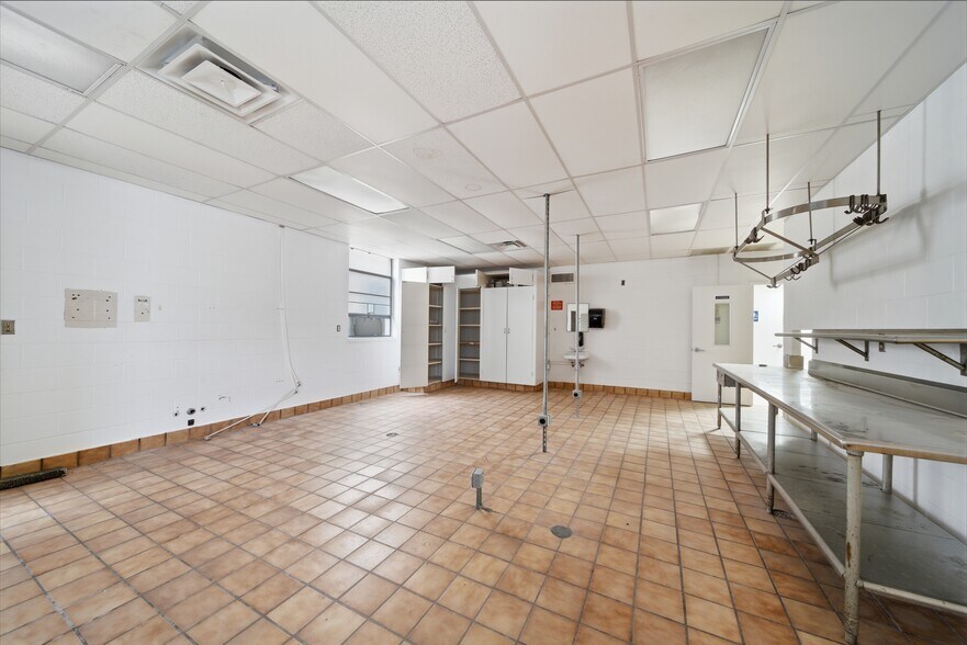 More Photos Of 1915 E 3rd St, Tulsa Religious Facility For Sale