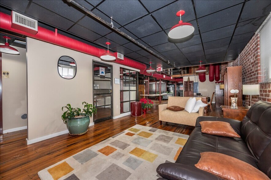 More Photos Of 47 E All Saints St, Frederick Loft Creative Space For Sale