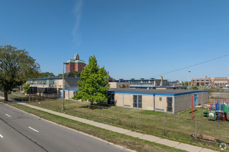 More Photos Of 3550 John C Lodge Fwy, Detroit Schools For Sale