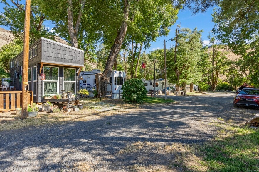 Primary Photo Of 8576 NW Mecca Rd, Madras Trailer Camper Park For Sale