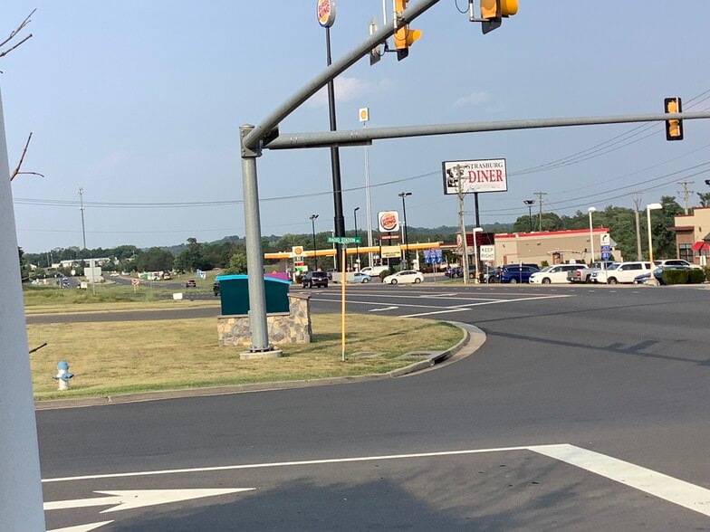 More Photos Of 33859 Old Valley Pike, Strasburg Office For Sale