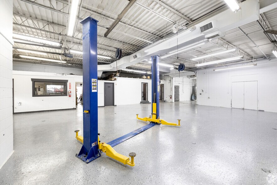 More Photos Of 5018 Euclid Rd, Virginia Beach Service For Lease