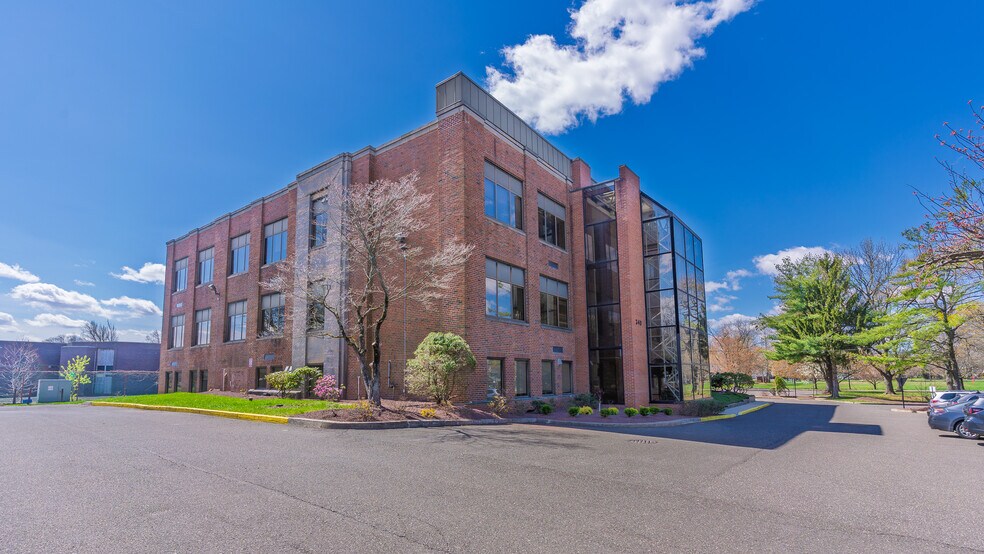 More Photos Of 340 E Maple Ave, Langhorne Office For Lease