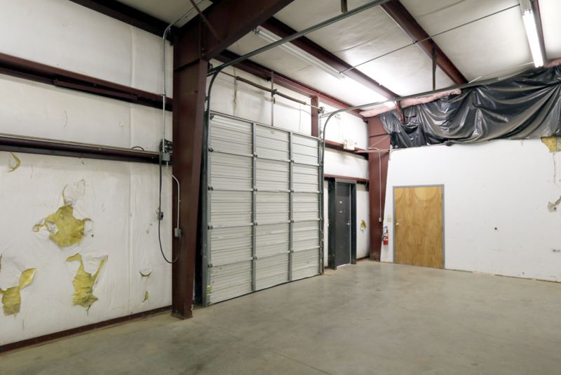 More Photos Of 107 Ben Hamby Ln, Greenville Light Distribution For Lease