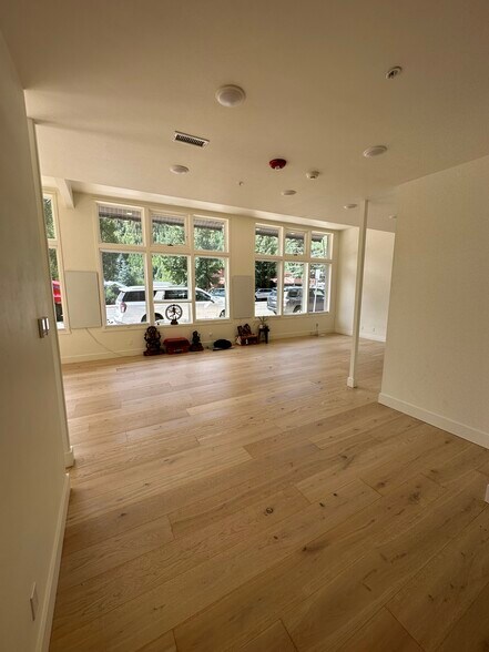 More Photos Of 395 Colorado, Telluride Storefront Retail Office For Lease