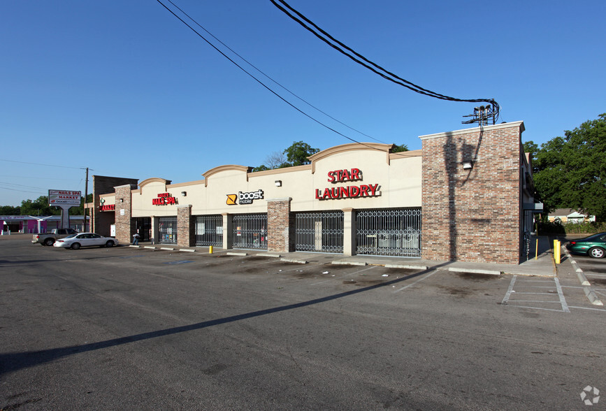 Primary Photo Of 4735 S Lancaster Rd, Dallas General Retail For Sale