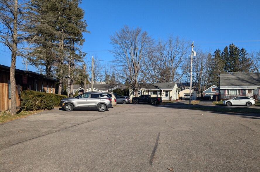 More Photos Of 219 1/2 Tompkins St, Cortland Freestanding For Sale