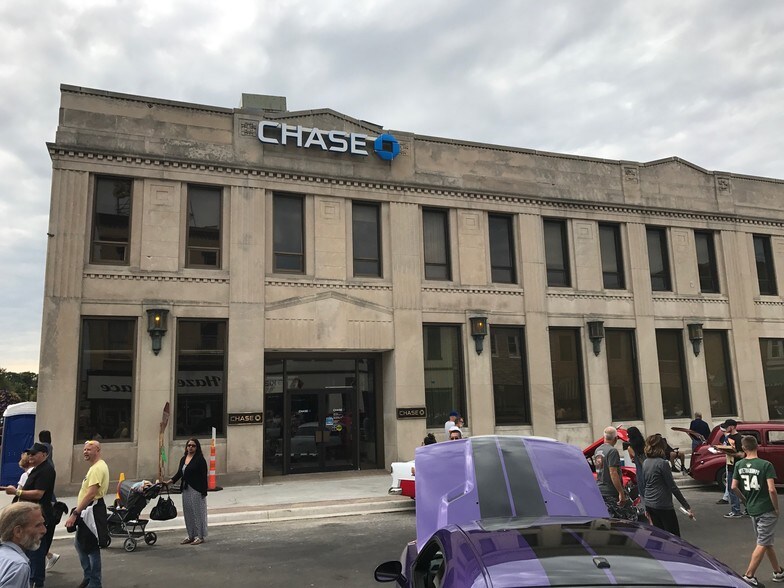 More Photos Of 5522 6th Ave, Kenosha Restaurant For Lease