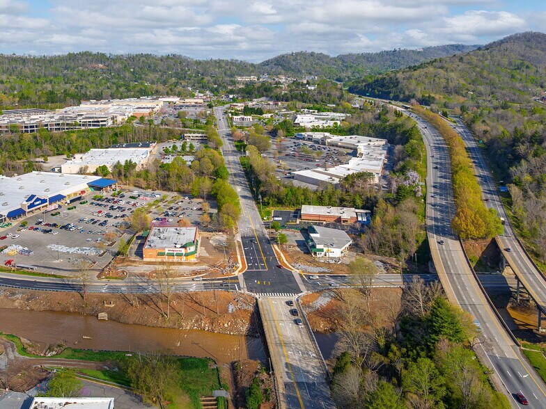 More Photos Of 90 S Tunnel Rd, Asheville Restaurant For Lease