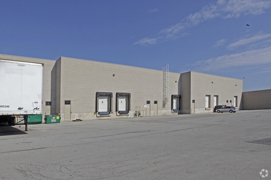 More Photos Of 3490 Laird Rd, Mississauga Warehouse For Lease