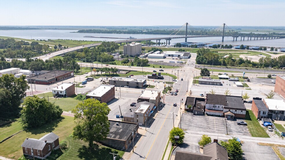 Primary Photo Of 319-321 Ridge St, Alton Showroom For Sale